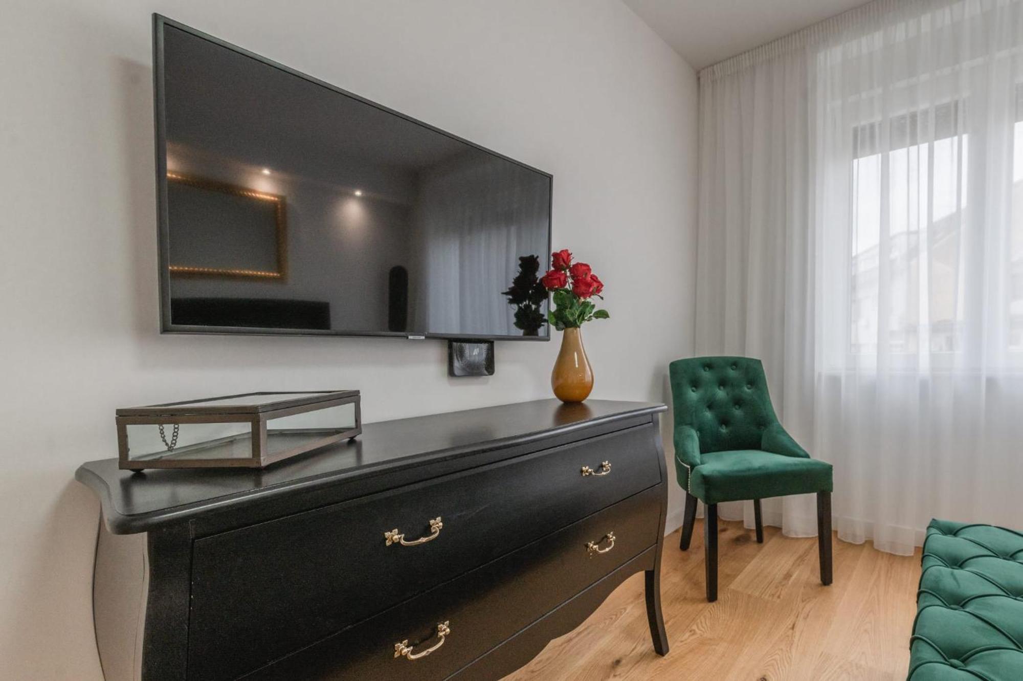 Golden Home Centre Apartment Zagreb Ngoại thất bức ảnh